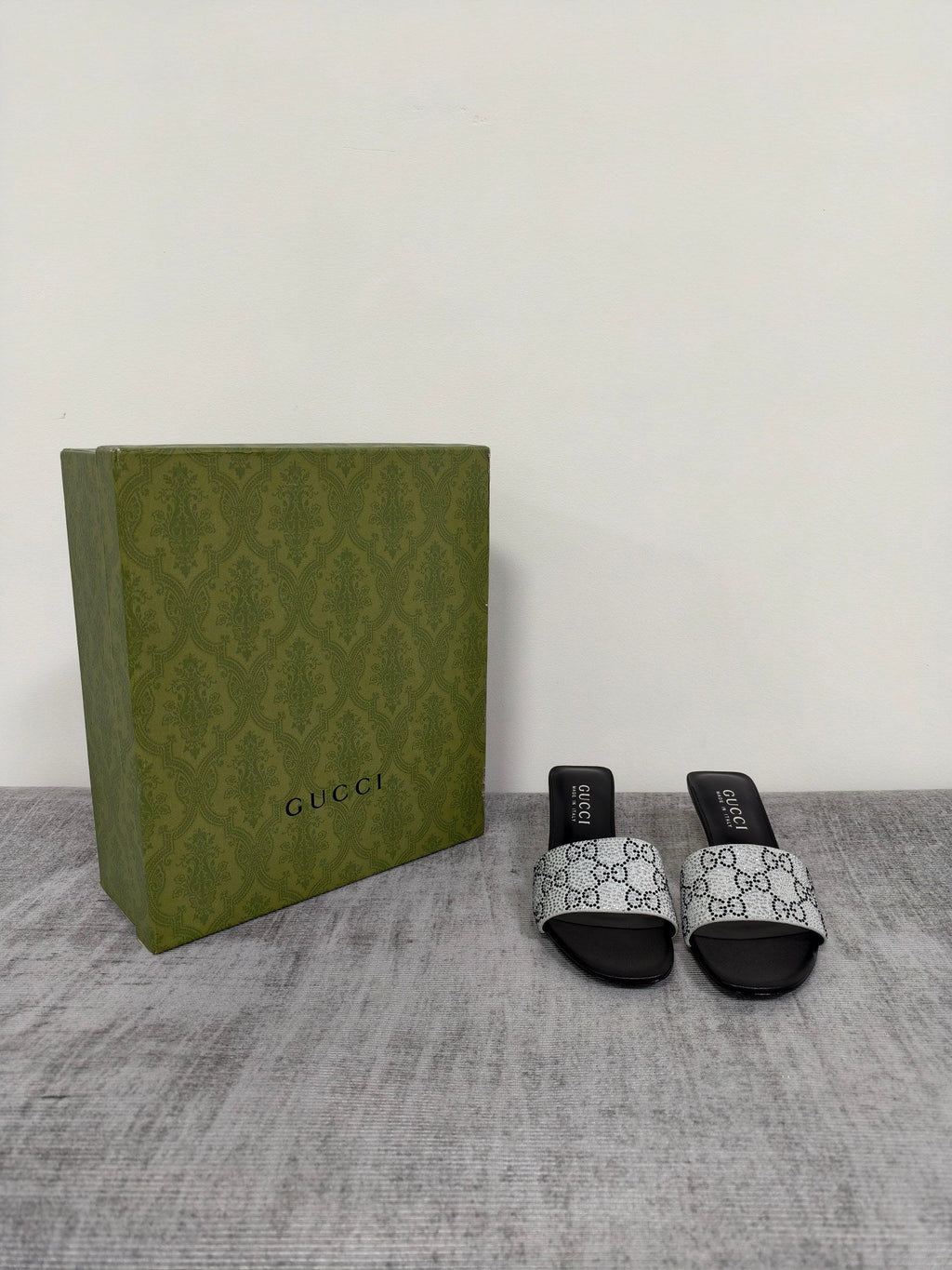 GUCCI 26S MULE SANDALS 55MM IN SILVER SATIN CRYSTAL GG