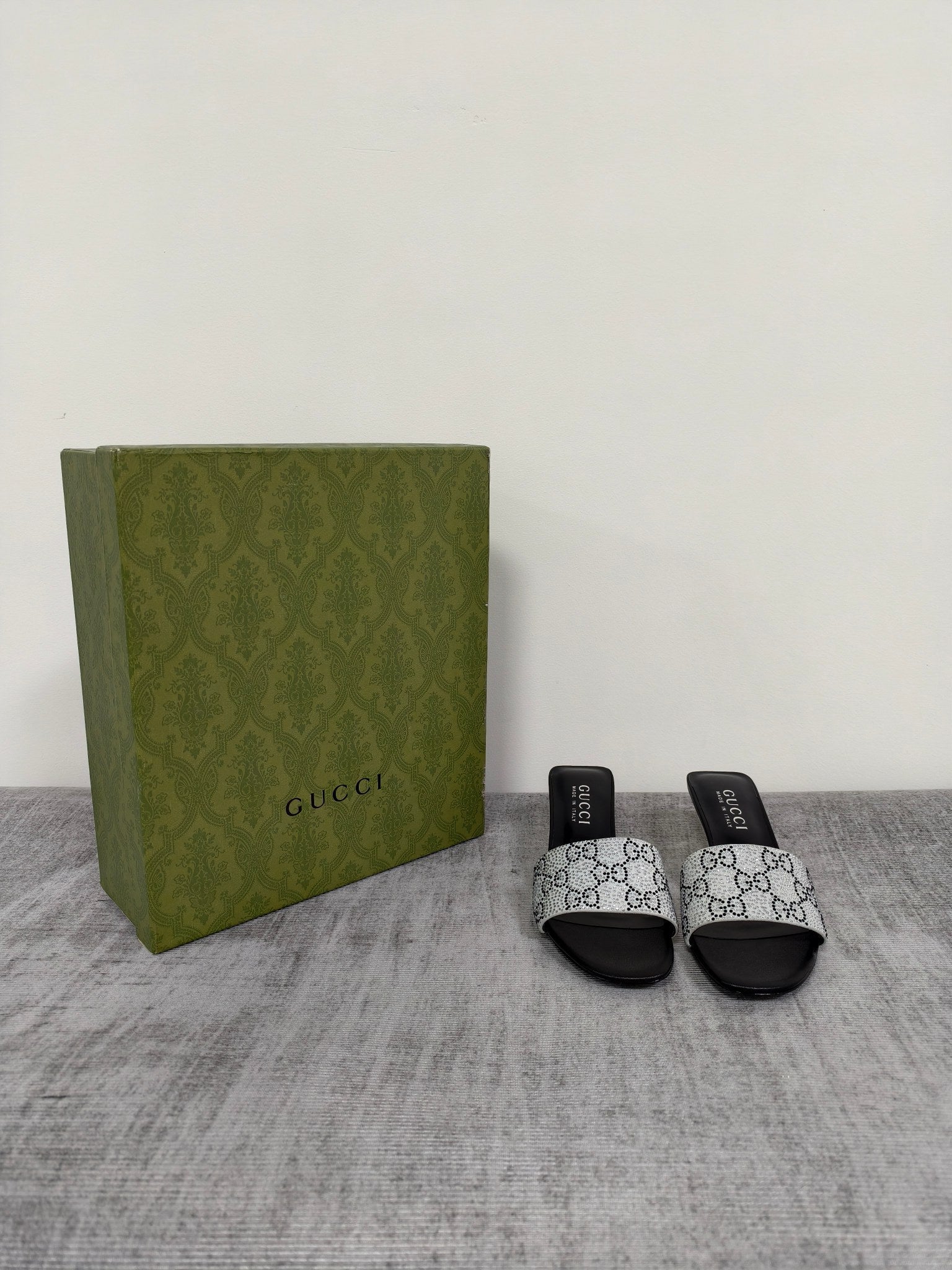 GUCCI 26S MULE SANDALS 55MM IN SILVER SATIN CRYSTAL GG
