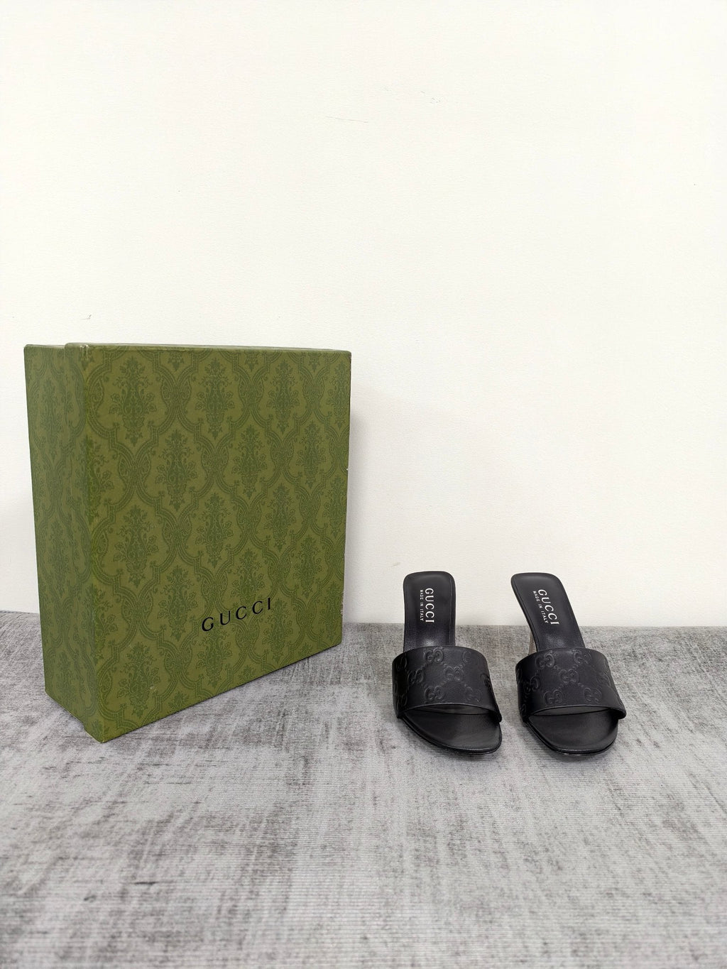 GUCCI 26S MULE SANDALS 85MM IN BLACK CALFSKIN GG EMBOSSED