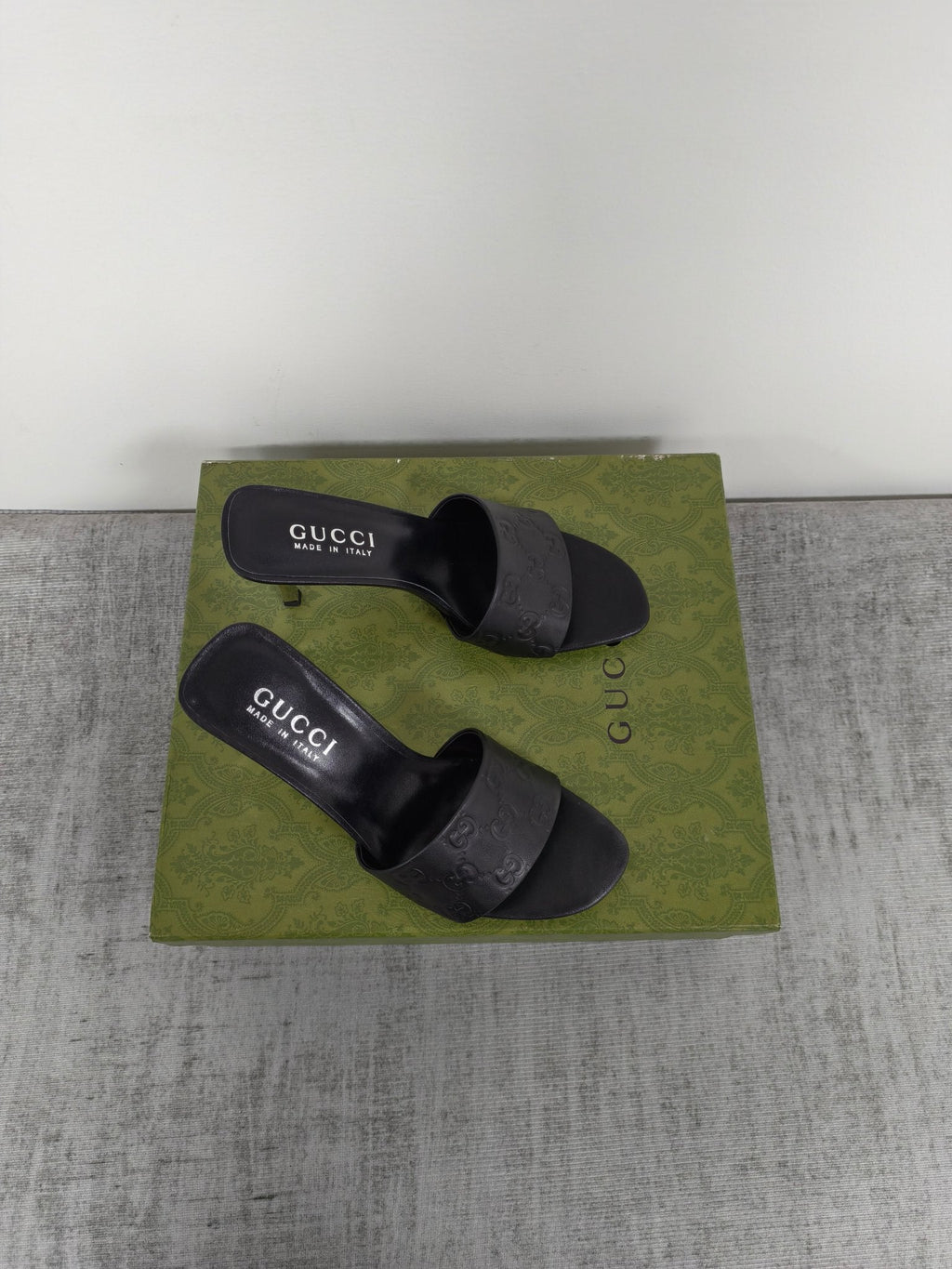GUCCI 26S MULE SANDALS 85MM IN BLACK CALFSKIN GG EMBOSSED