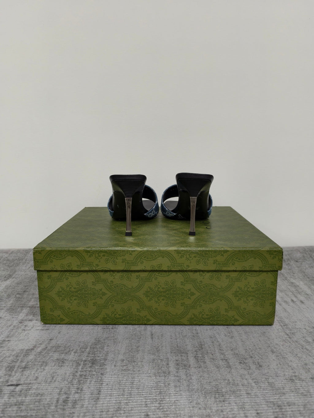 GUCCI 26S MULE SANDALS 85MM IN BLUE GG DENIM
