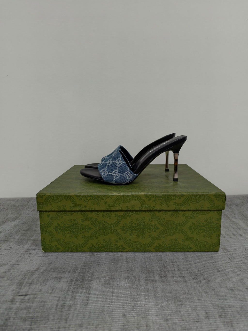 GUCCI 26S MULE SANDALS 85MM IN BLUE GG DENIM