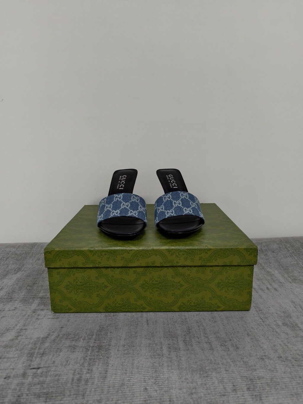 GUCCI 26S MULE SANDALS 85MM IN BLUE GG DENIM