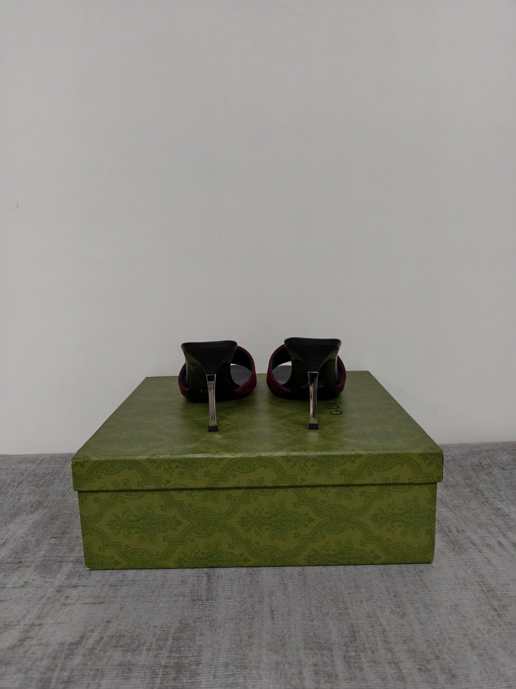 GUCCI 26S MULE SANDALS 85MM IN DARK RED GG CANVAS