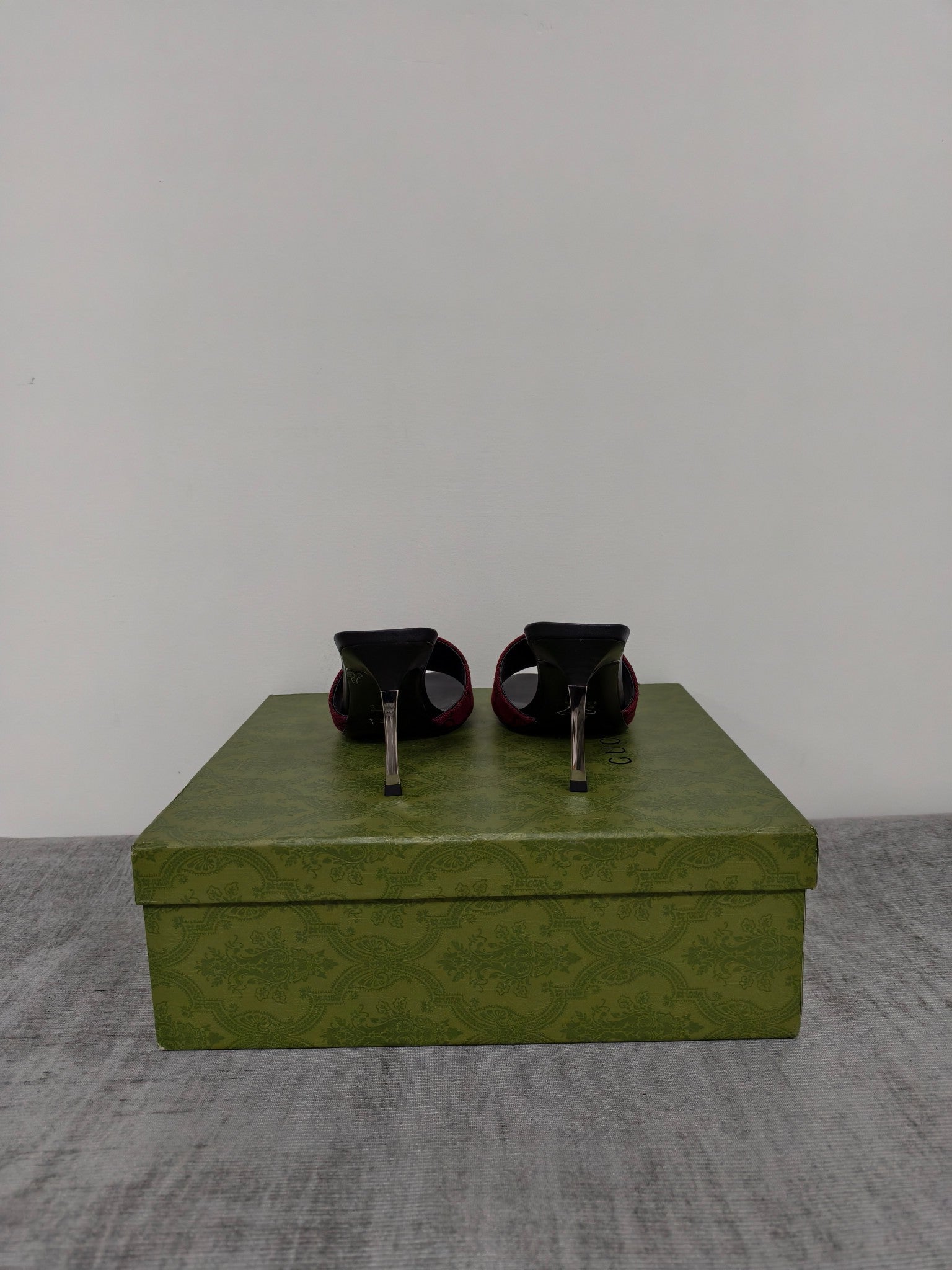 GUCCI 26S MULE SANDALS 85MM IN DARK RED GG CANVAS