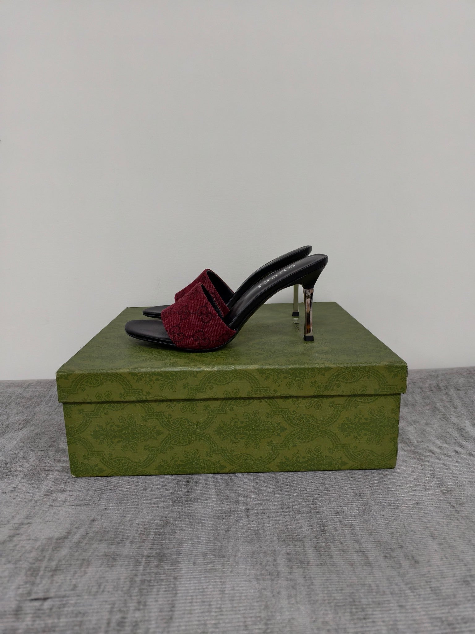 GUCCI 26S MULE SANDALS 85MM IN DARK RED GG CANVAS