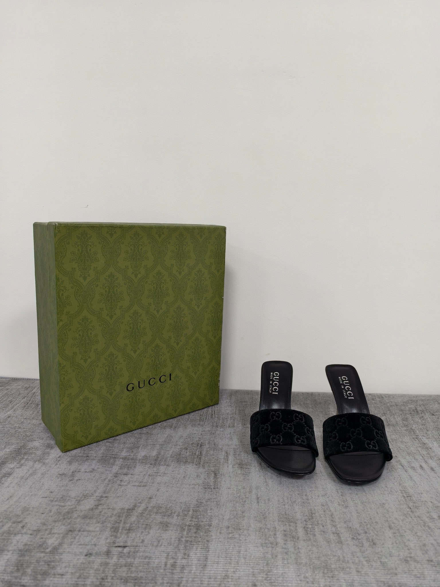 GUCCI 26S MULE SANDALS 85MM IN BLACK VELVET GG EMBOSSED