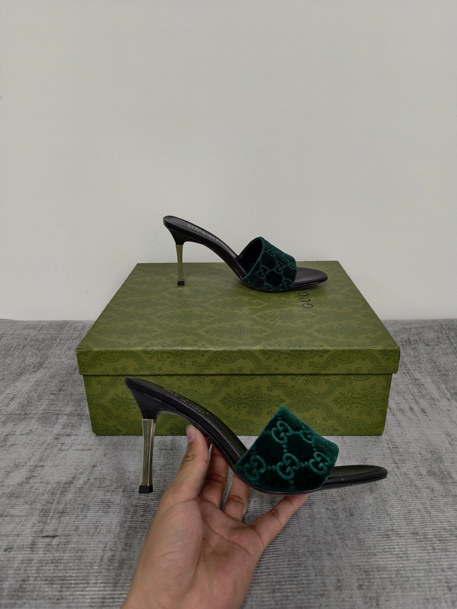GUCCI 26S MULE SANDALS 85MM IN DARK GREEN VELVET GG EMBOSSED