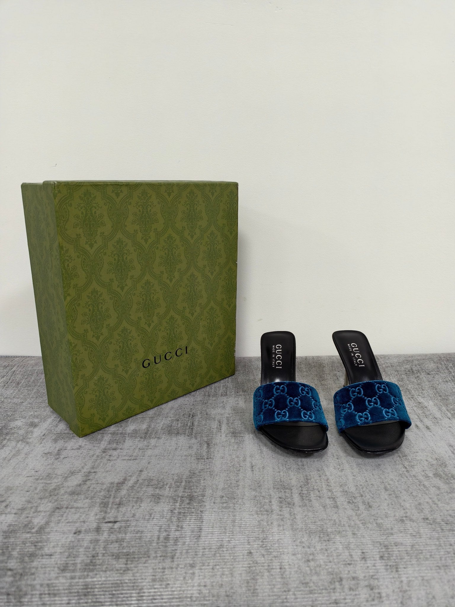 GUCCI 26S MULE SANDALS 85MM IN ROYAL BLUE VELVET GG EMBOSSED