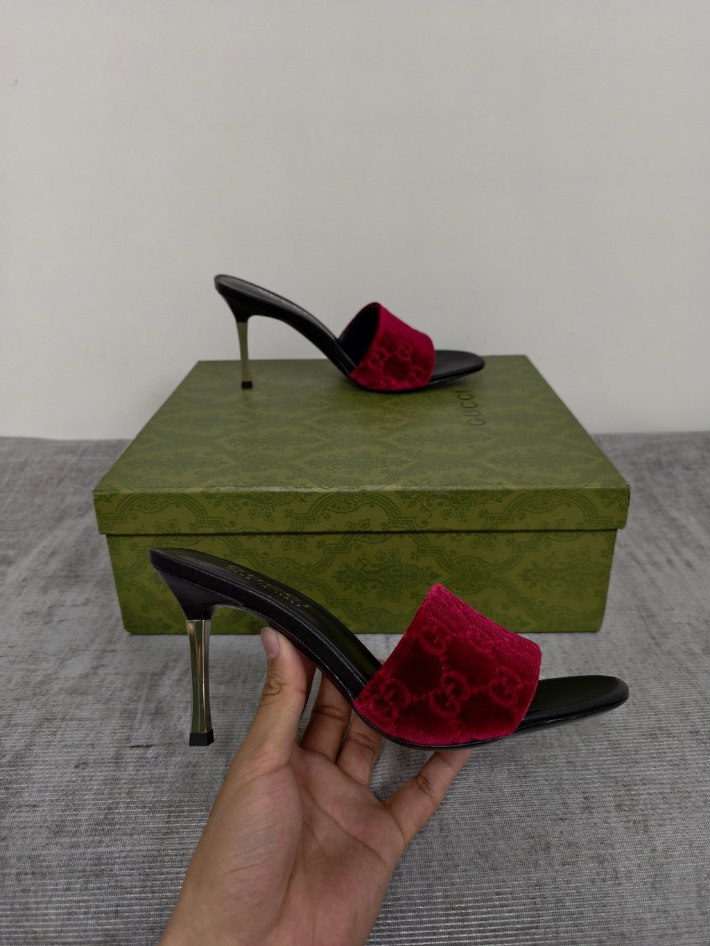 GUCCI 26S MULE SANDALS 110MM IN BURGUNDY RED VELVET GG EMBOSSED