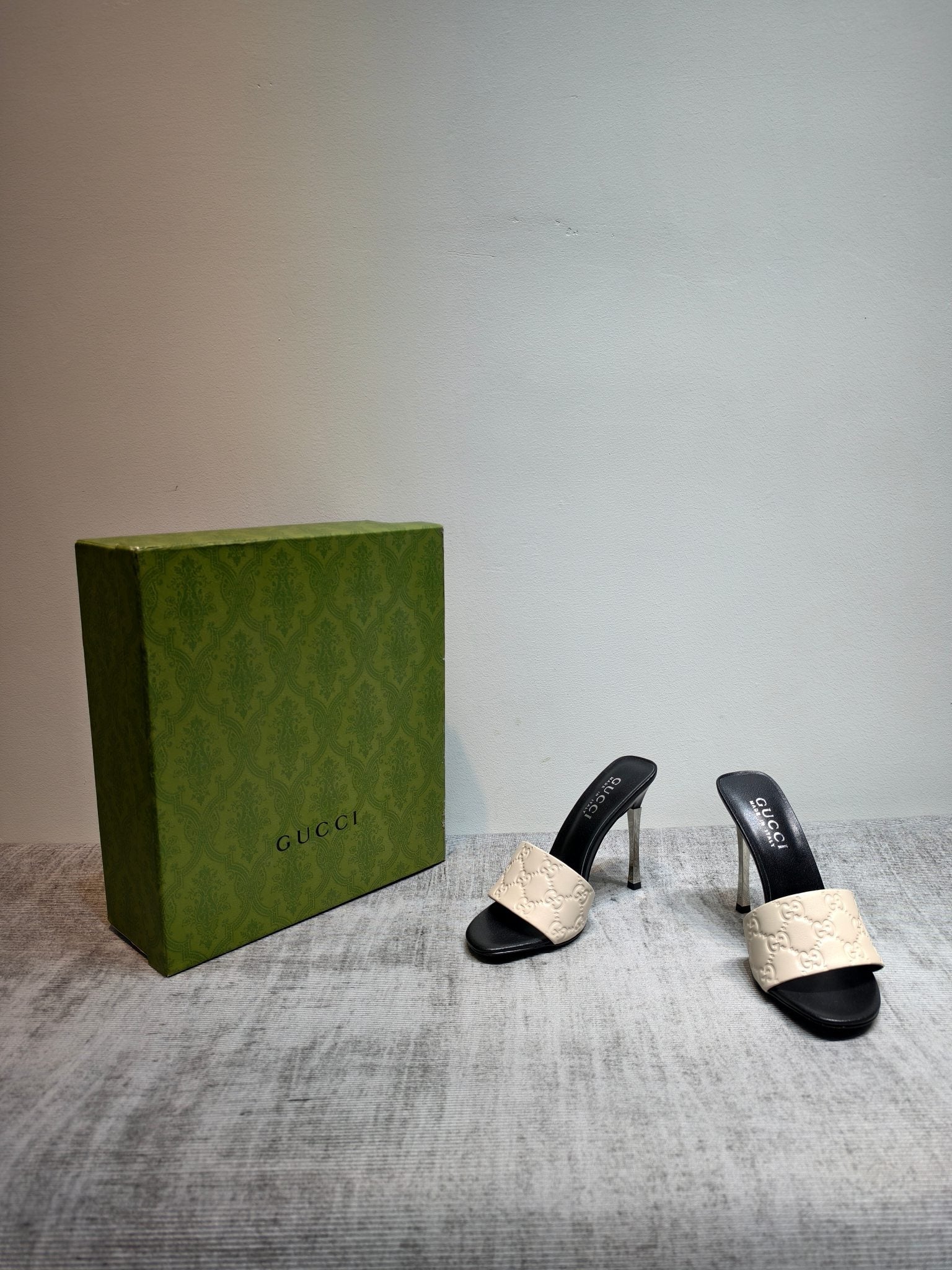 GUCCI 26S MULE SANDALS 110MM IN WHITE CALFSKIN GG EMBOSSED