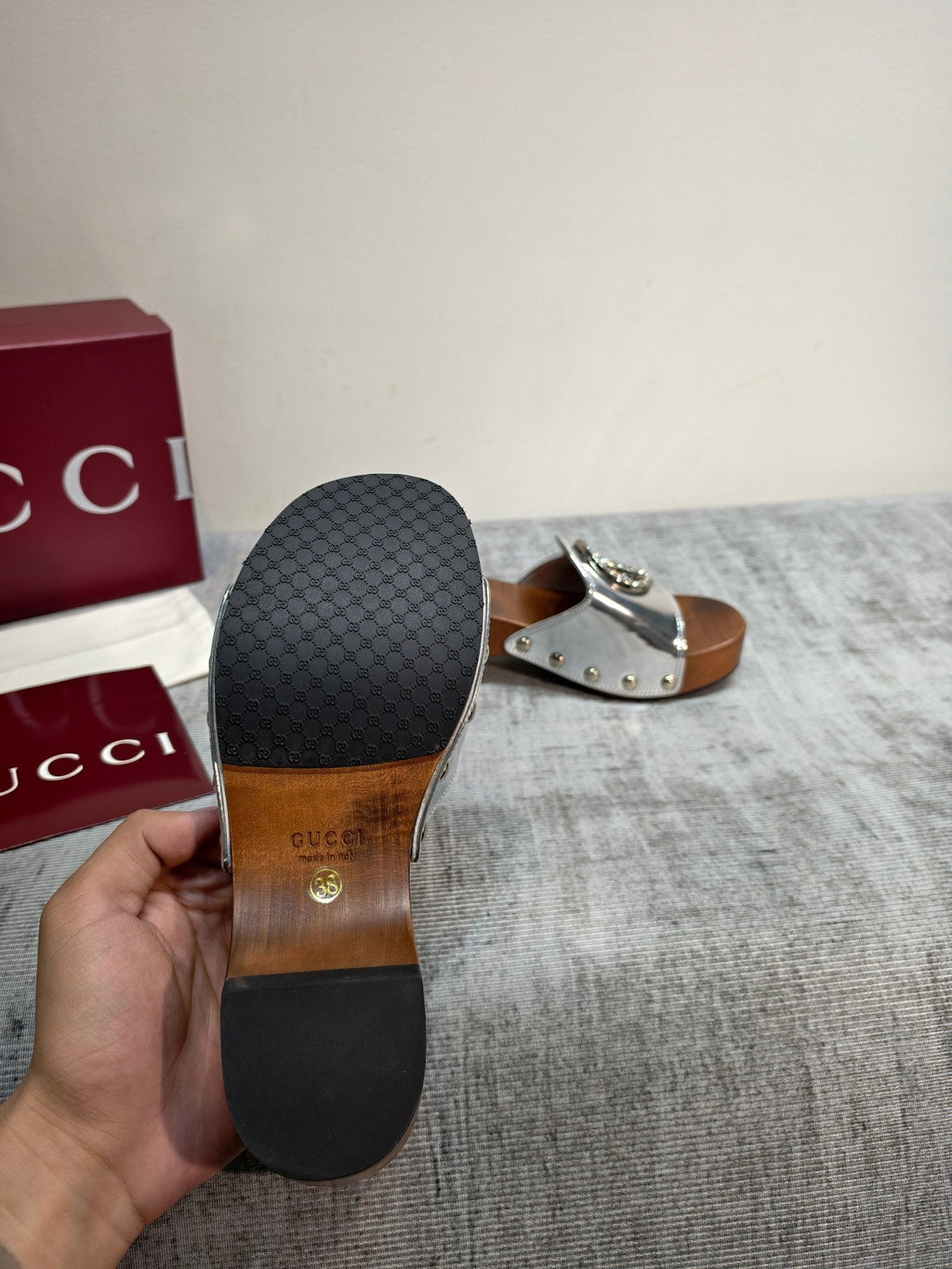GUCCI 26S PLATFORM MULES IN SILVER PATENT CALFSKIN SILVER HARDWARE