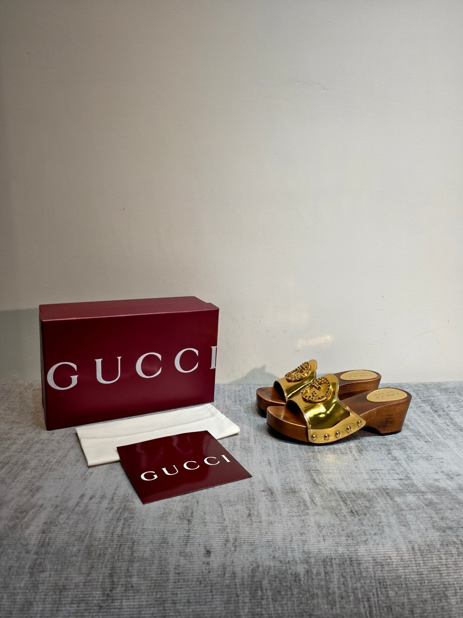 GUCCI 26S PLATFORM MULES IN GOLD CALFSKIN GOLD HARDWARE