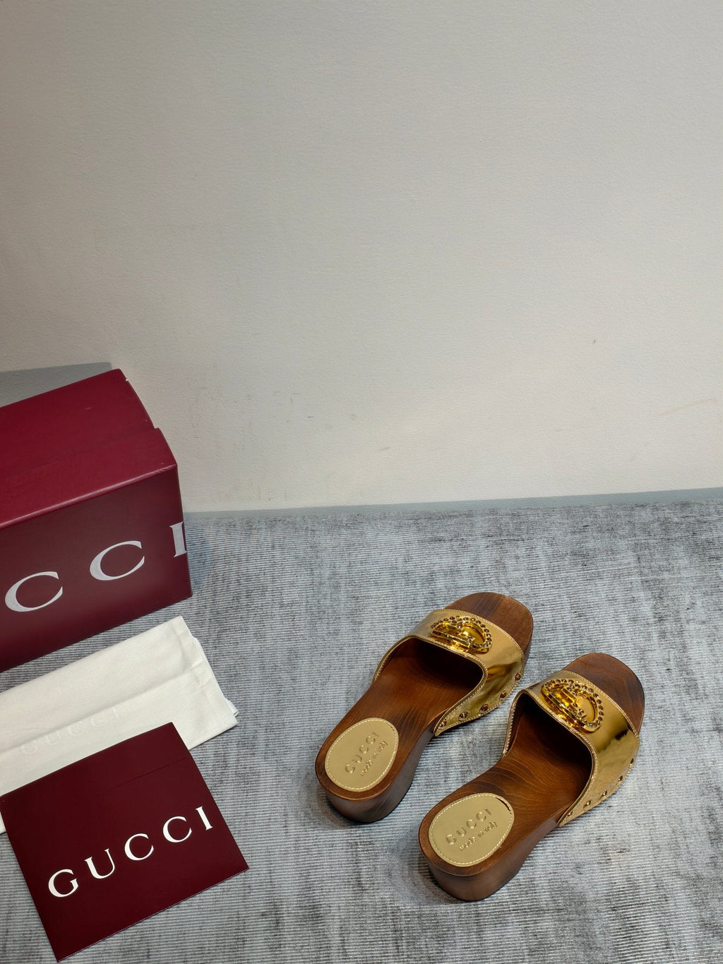 GUCCI 26S PLATFORM MULES IN GOLD CALFSKIN GOLD HARDWARE