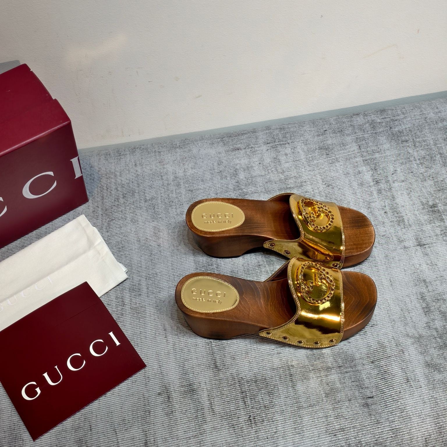 GUCCI 26S PLATFORM MULES IN GOLD CALFSKIN GOLD HARDWARE