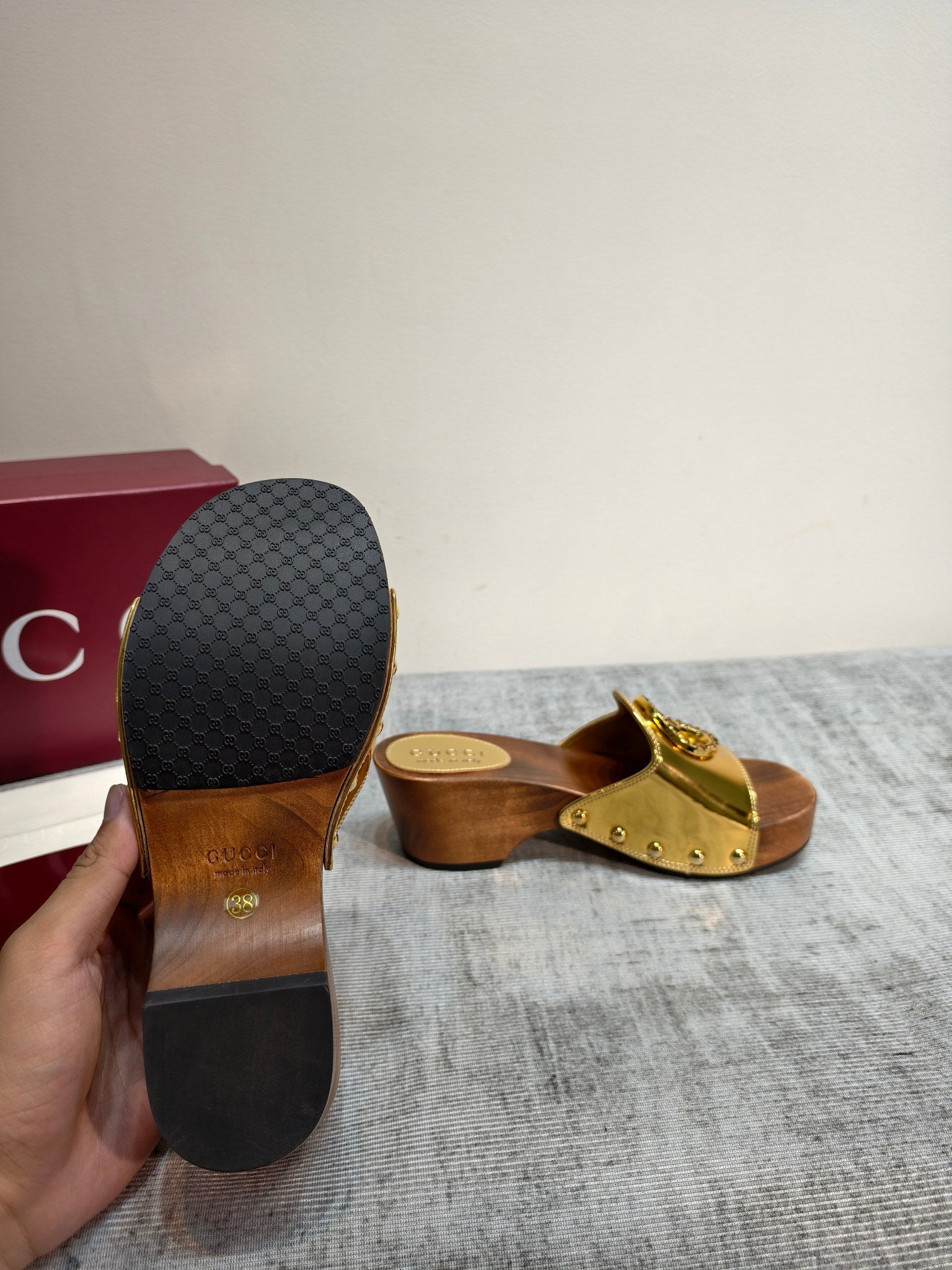 GUCCI 26S PLATFORM MULES IN GOLD CALFSKIN GOLD HARDWARE