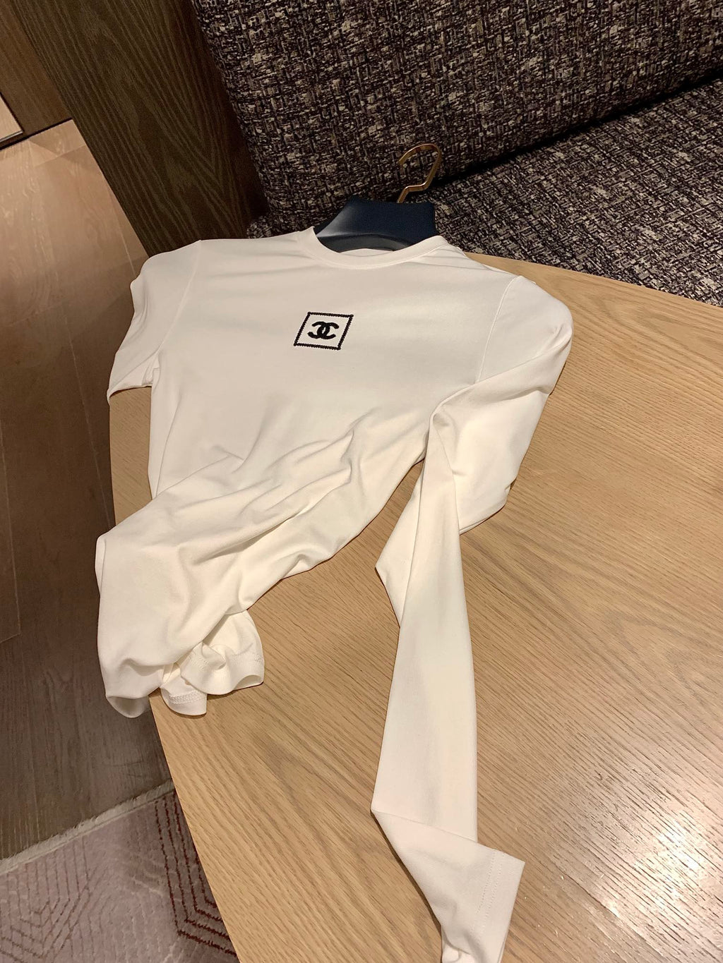 CHANEL 25S LONG SLEEVE T SHIRT STYLE 104