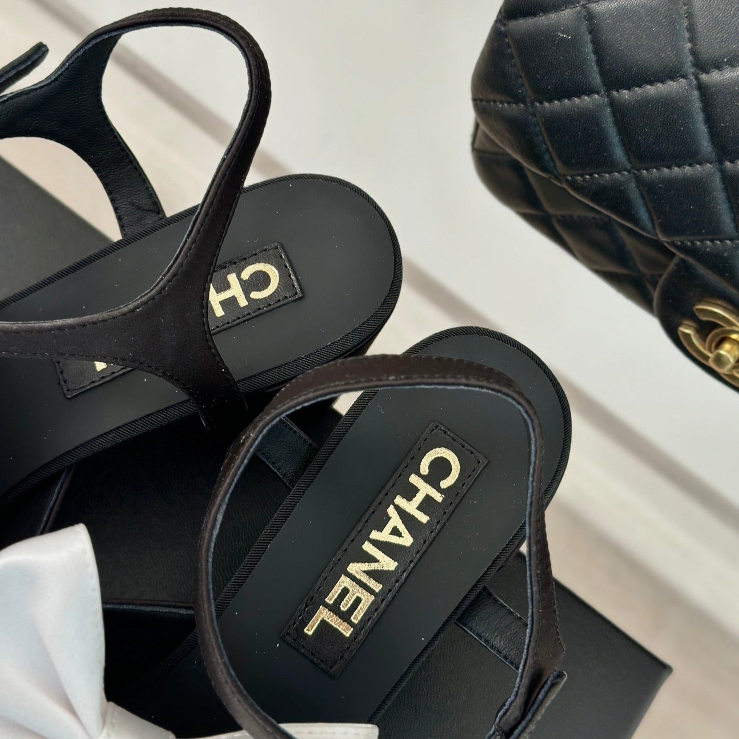 Double CC Big Bow High Sandal Sheepskin Black White