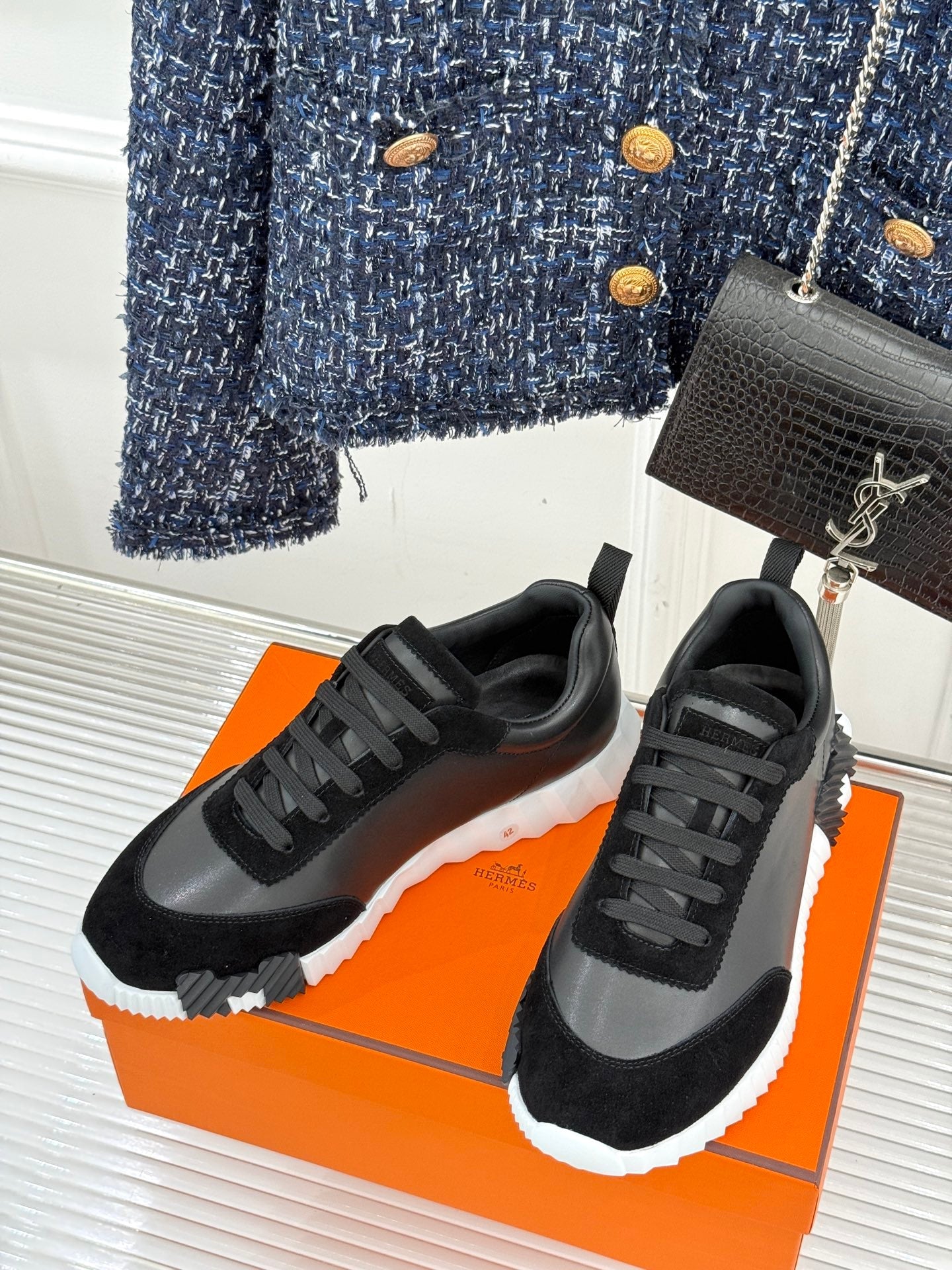 HM SNEAKER LOW SPORTS IN ALL BLACK MESH AND H SOLE