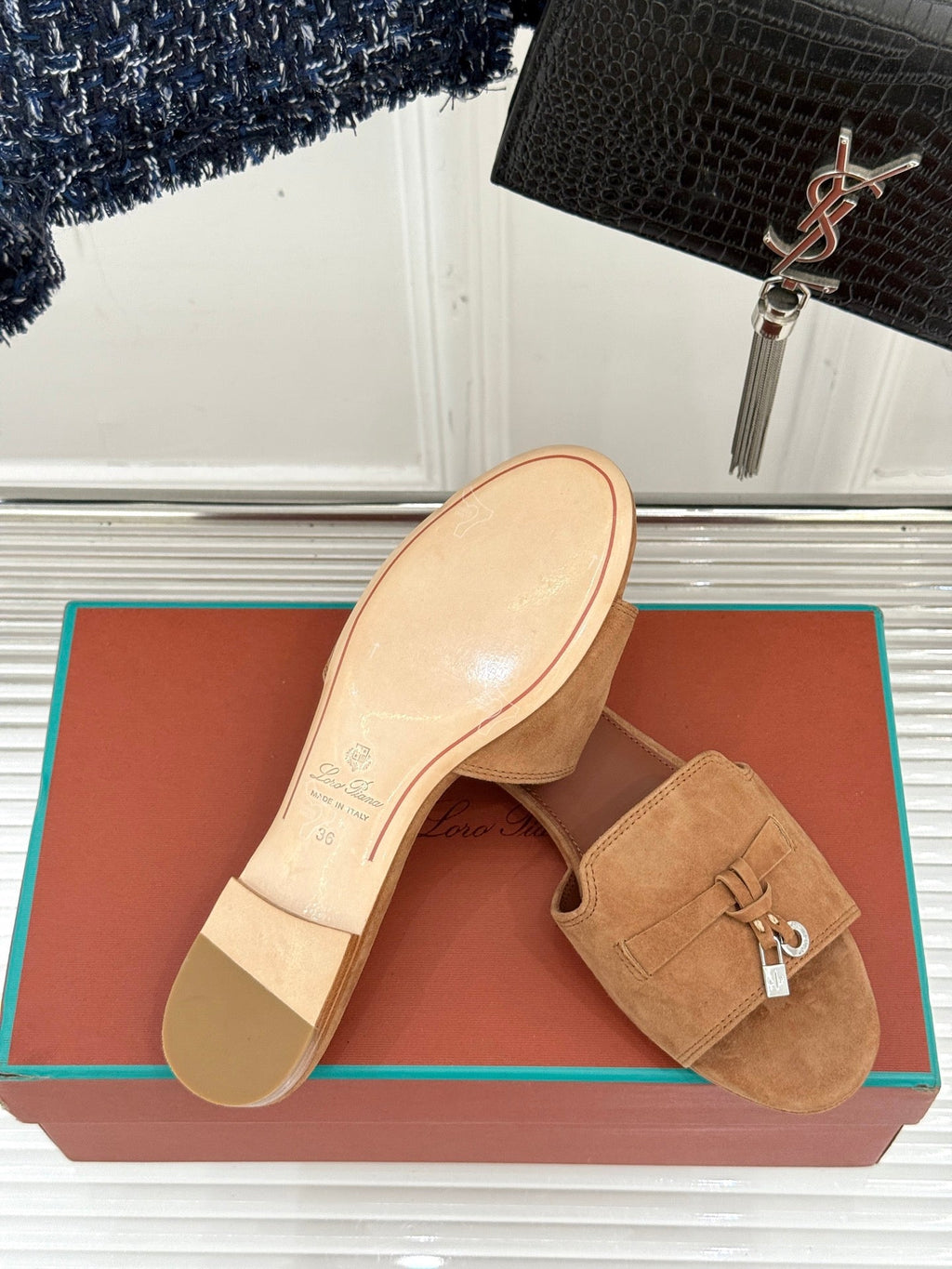 FLAT SANDALS IN BROWN SUEDE AND LAMBSKIN