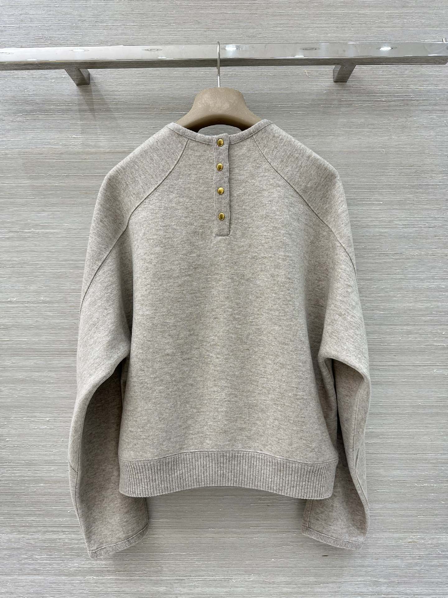 LP CREWNECK SWEATER STYLE 145