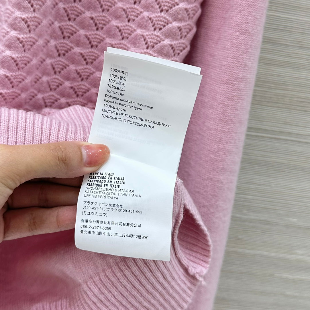 MIUMIU SWEATER STYLE 756