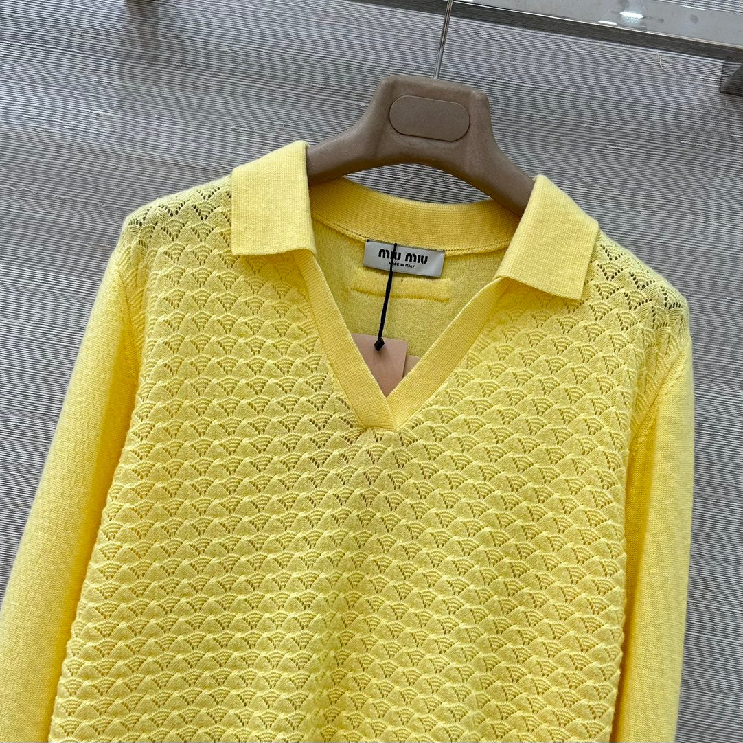 MIUMIU SWEATER STYLE 757