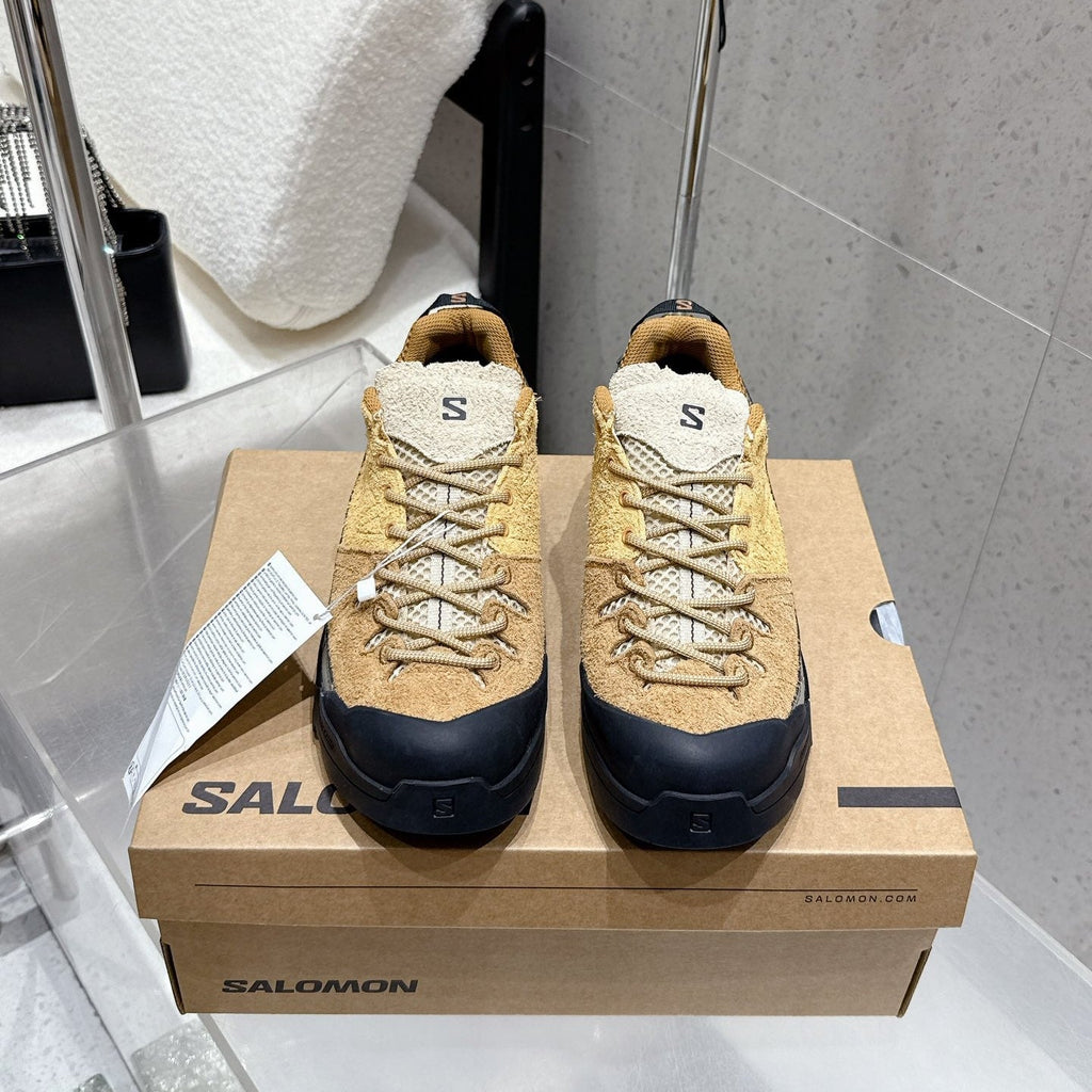 ALO 25S SALOMON AERO GLIDE 3 IN DARK BEIGE AND BLACK SUEDE