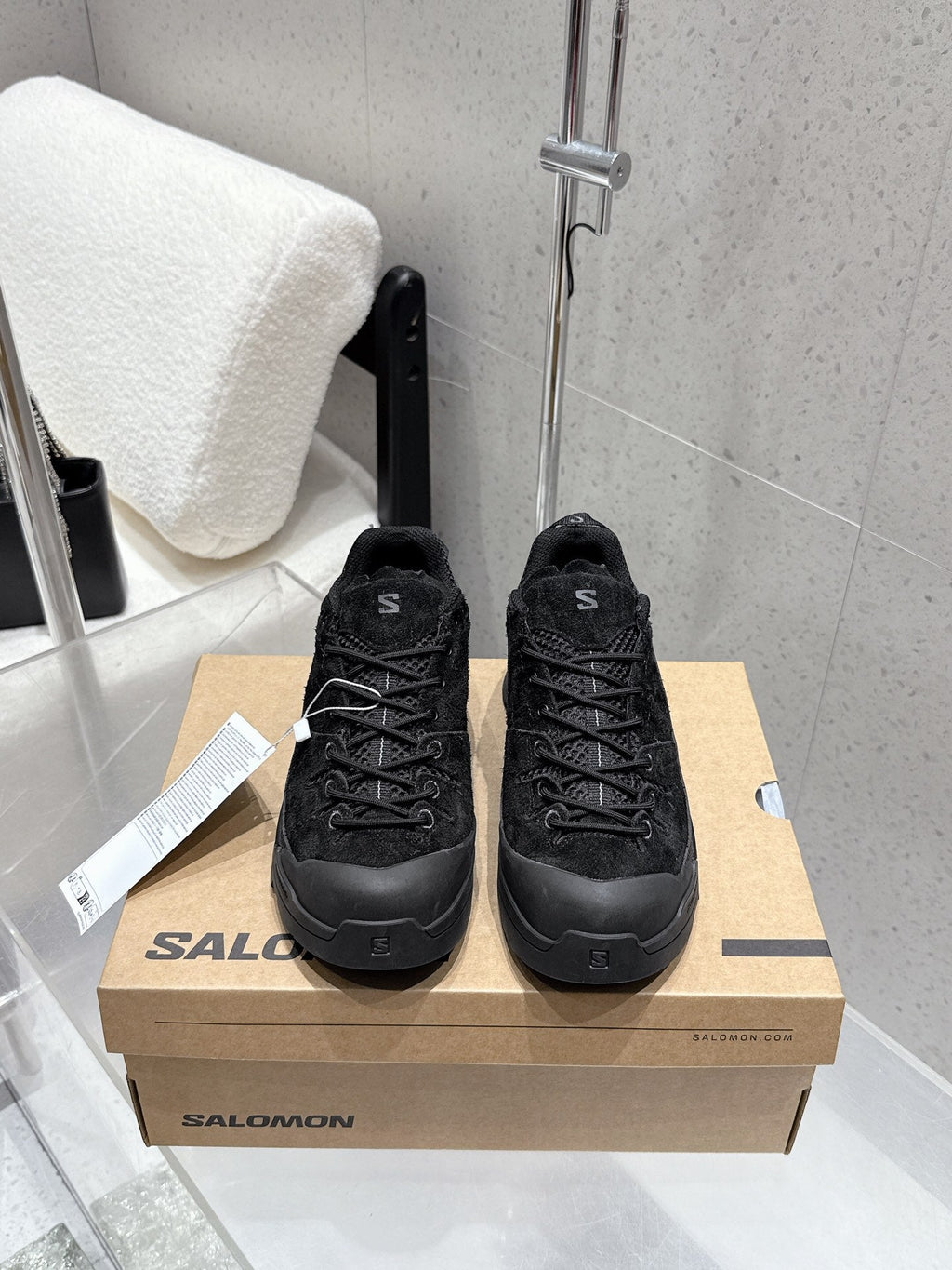 ALO 25S SALOMON AERO GLIDE 3 IN BLACK SUEDE