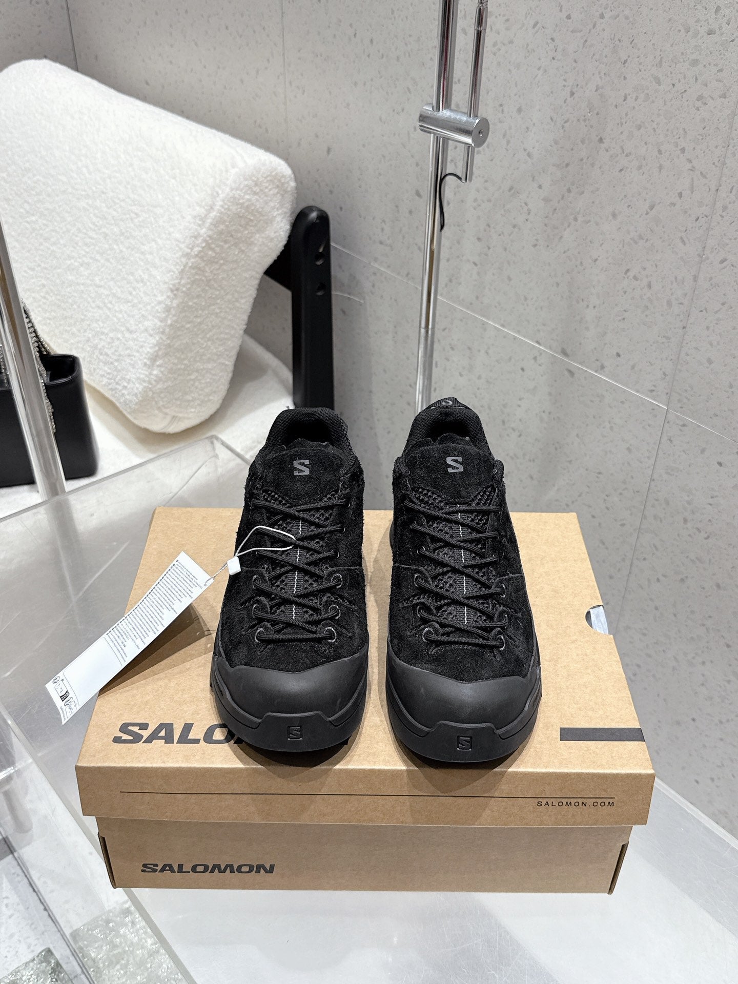 ALO 25S SALOMON AERO GLIDE 3 IN BLACK SUEDE