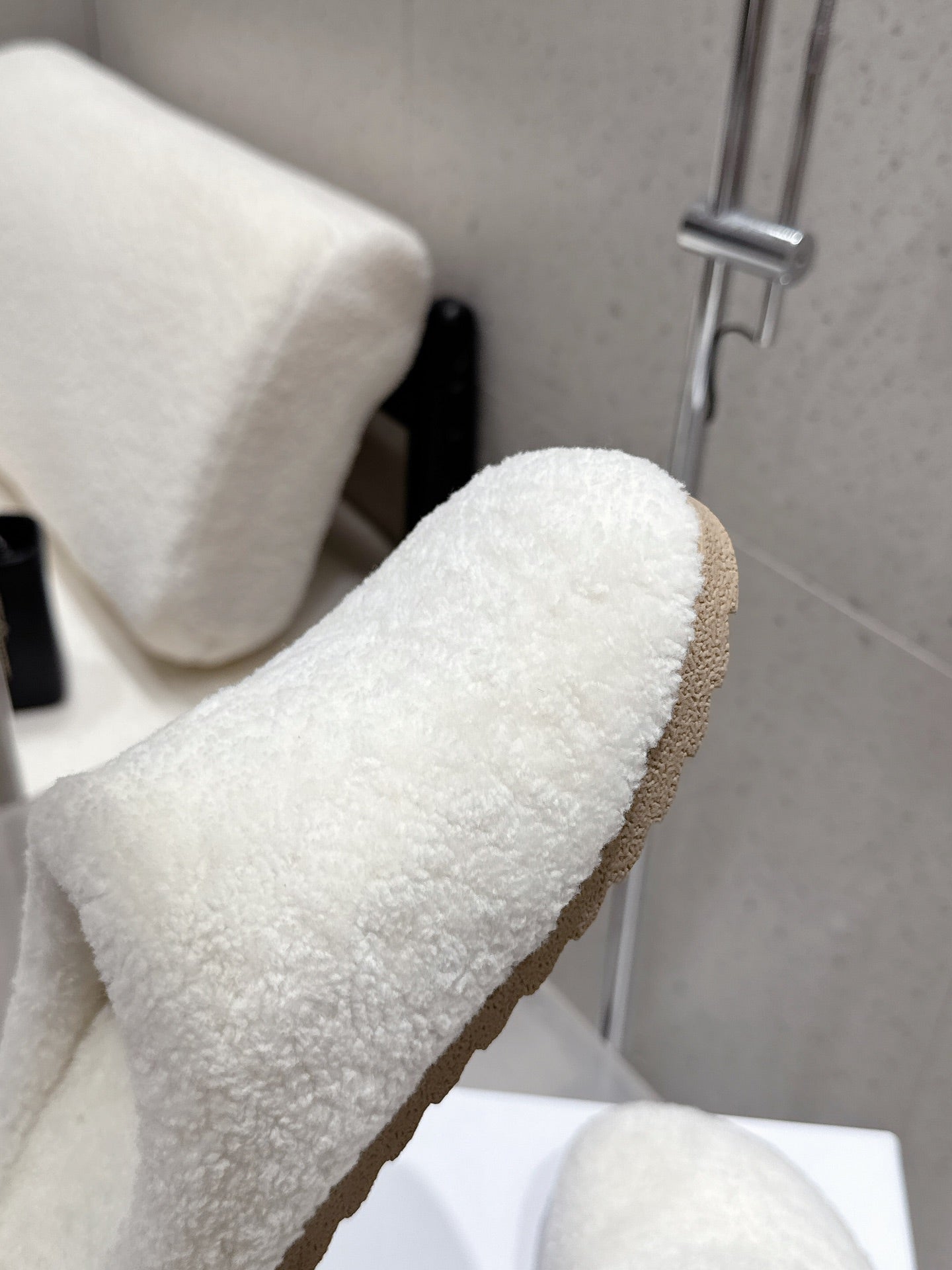 ALO 25S BIRKENSTOCK CLOGS IN WHITE WOOL