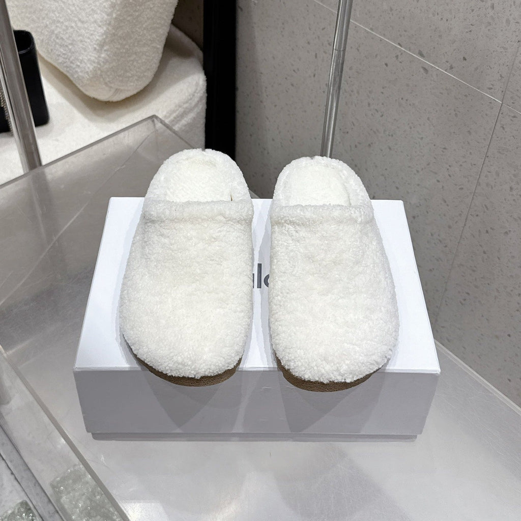 ALO 25S BIRKENSTOCK CLOGS IN WHITE WOOL