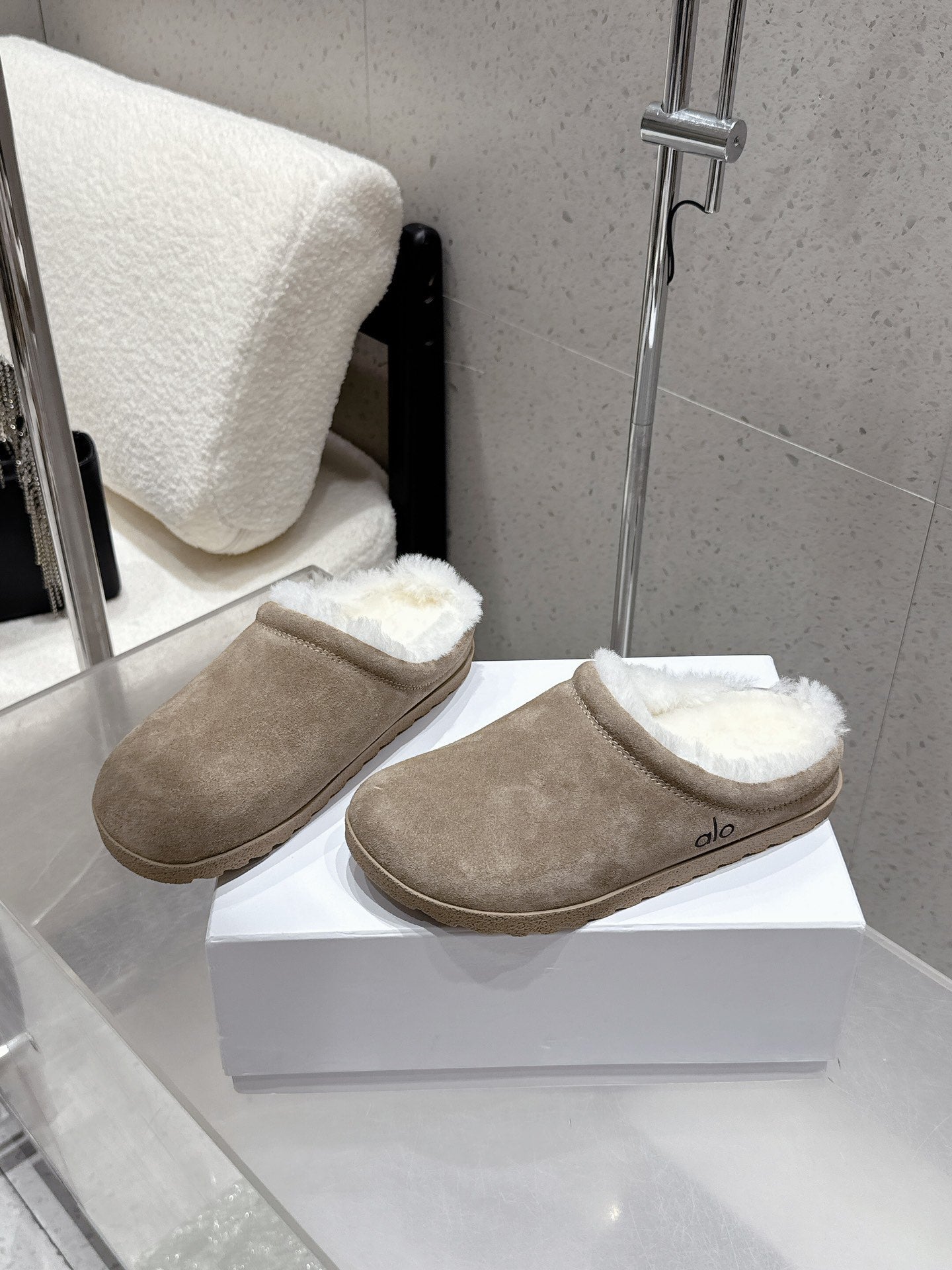 ALO 25S BIRKENSTOCK CLOGS IN GREY SUEDE AND WHITE WOOL