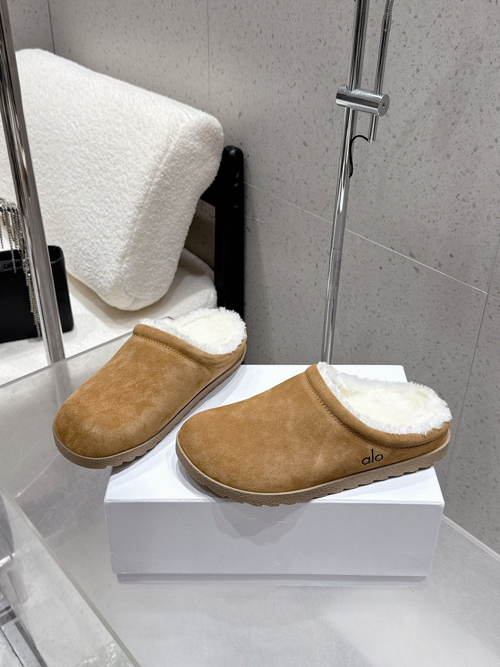 ALO 25S BIRKENSTOCK CLOGS IN BROWN SUEDE AND WHITE WOOL
