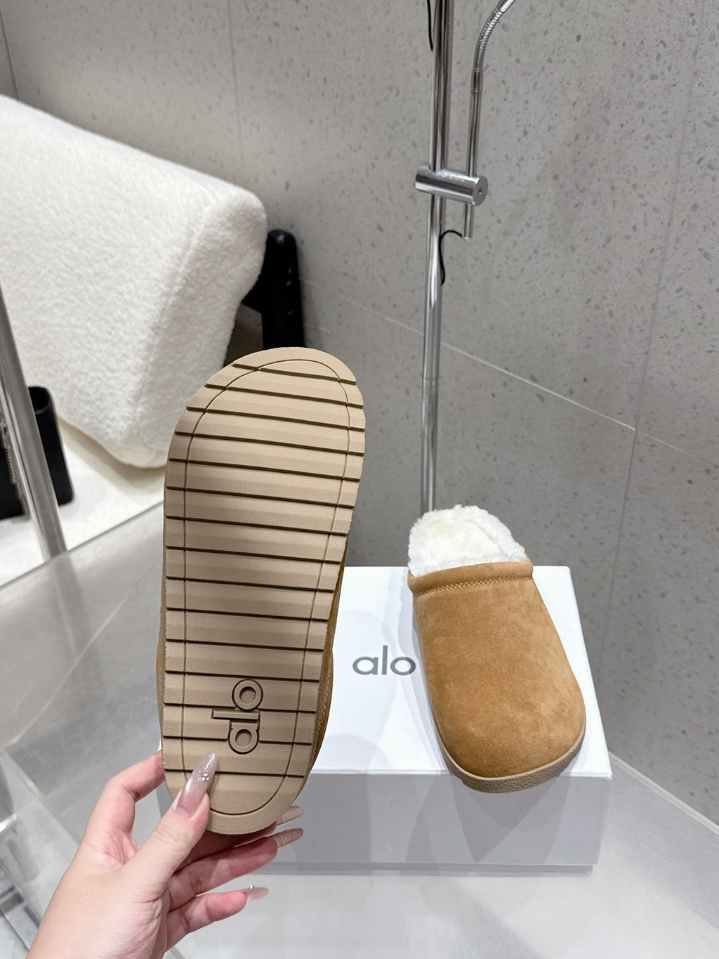ALO 25S BIRKENSTOCK CLOGS IN BROWN SUEDE AND WHITE WOOL