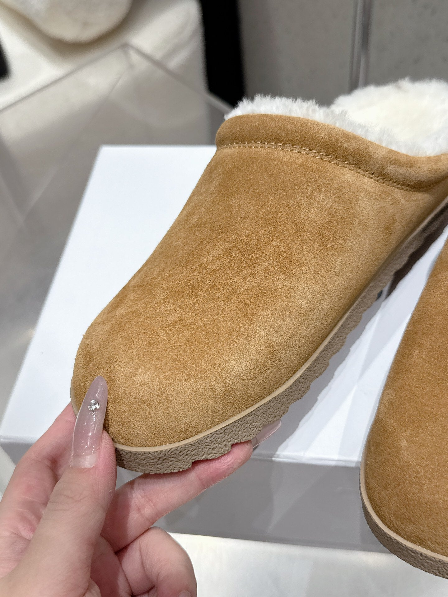 ALO 25S BIRKENSTOCK CLOGS IN BROWN SUEDE AND WHITE WOOL