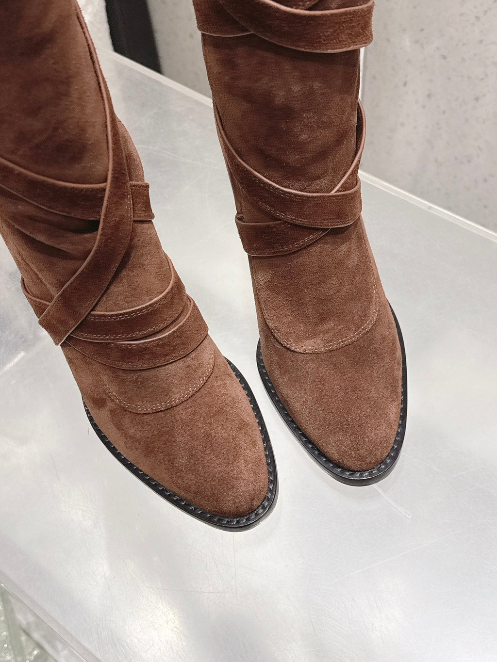 YSL 26S JANIS KNEE-HIGH BOOTS 90 MM IN BROWN SUEDE