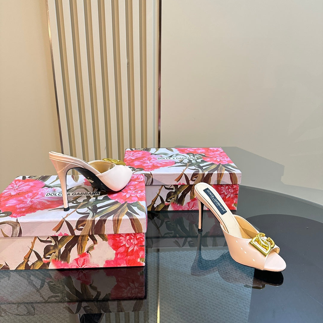 DG FOOTWEAR – LIGHT 100MM IN BEIGE PATENT CALFSKIN MULES