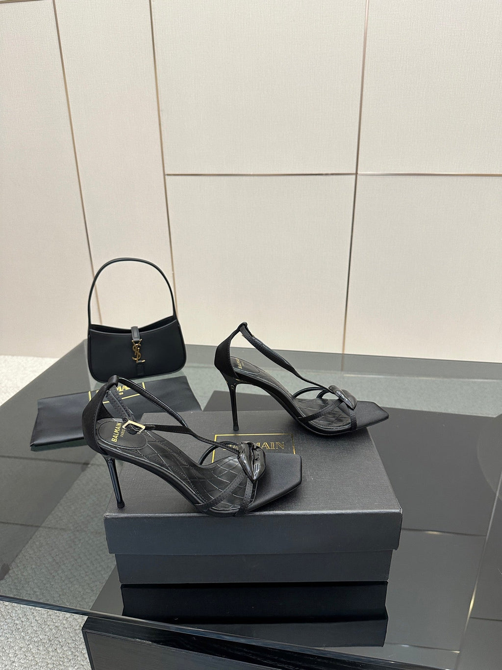 BALMAIN 25S LIPS SANDALS 10 IN BLACK SATIN
