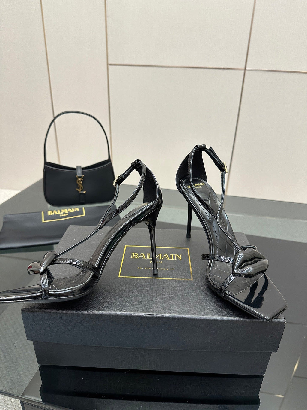 BALMAIN 25S LIPS SANDALS 10 IN BLACK CALFSKIN
