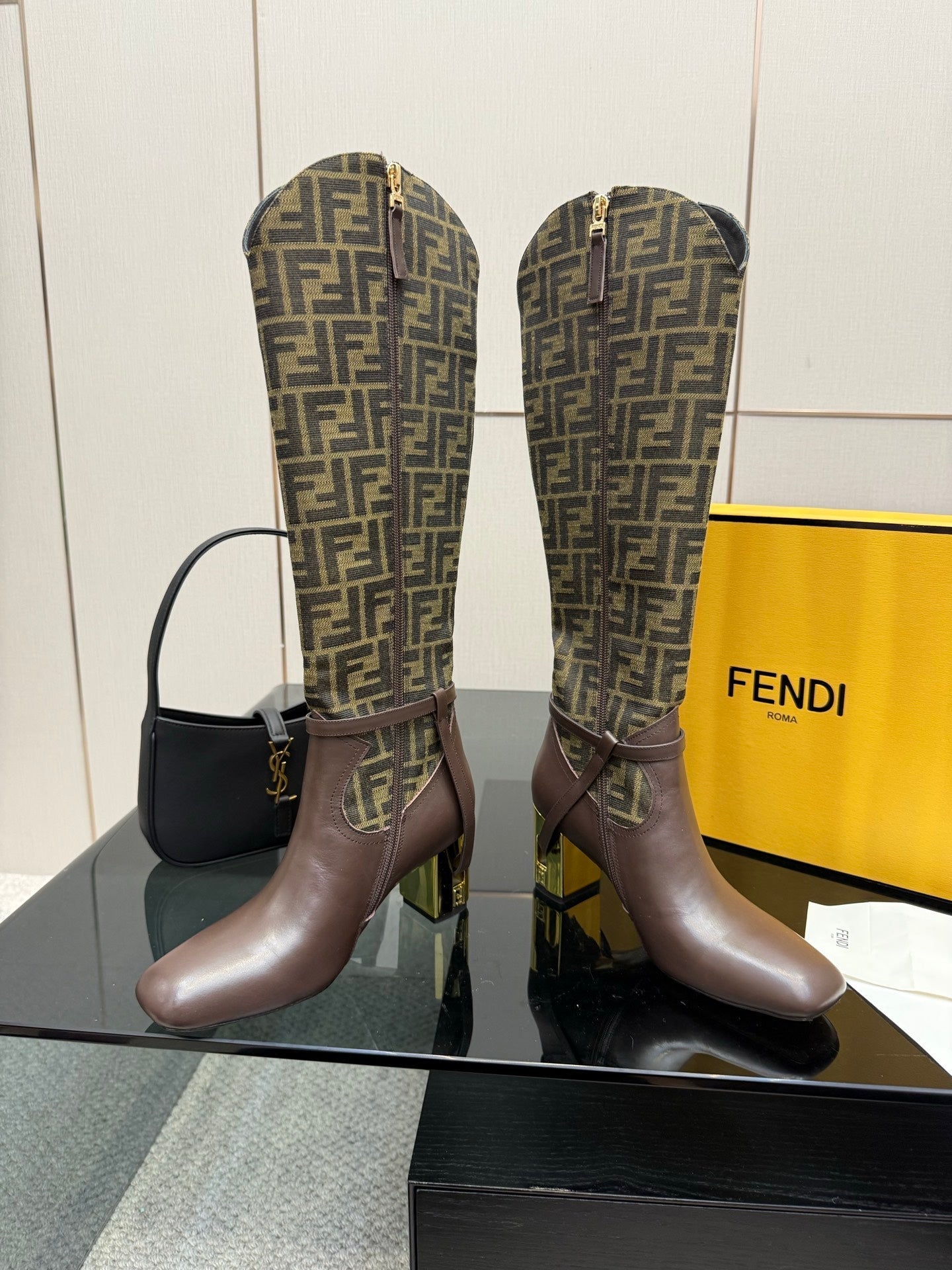FENDI 25S KNEE-HIGH BOOTS 50 MM IN DARK BROWN CALFSKIN AND FABRIC PRINT LOGO