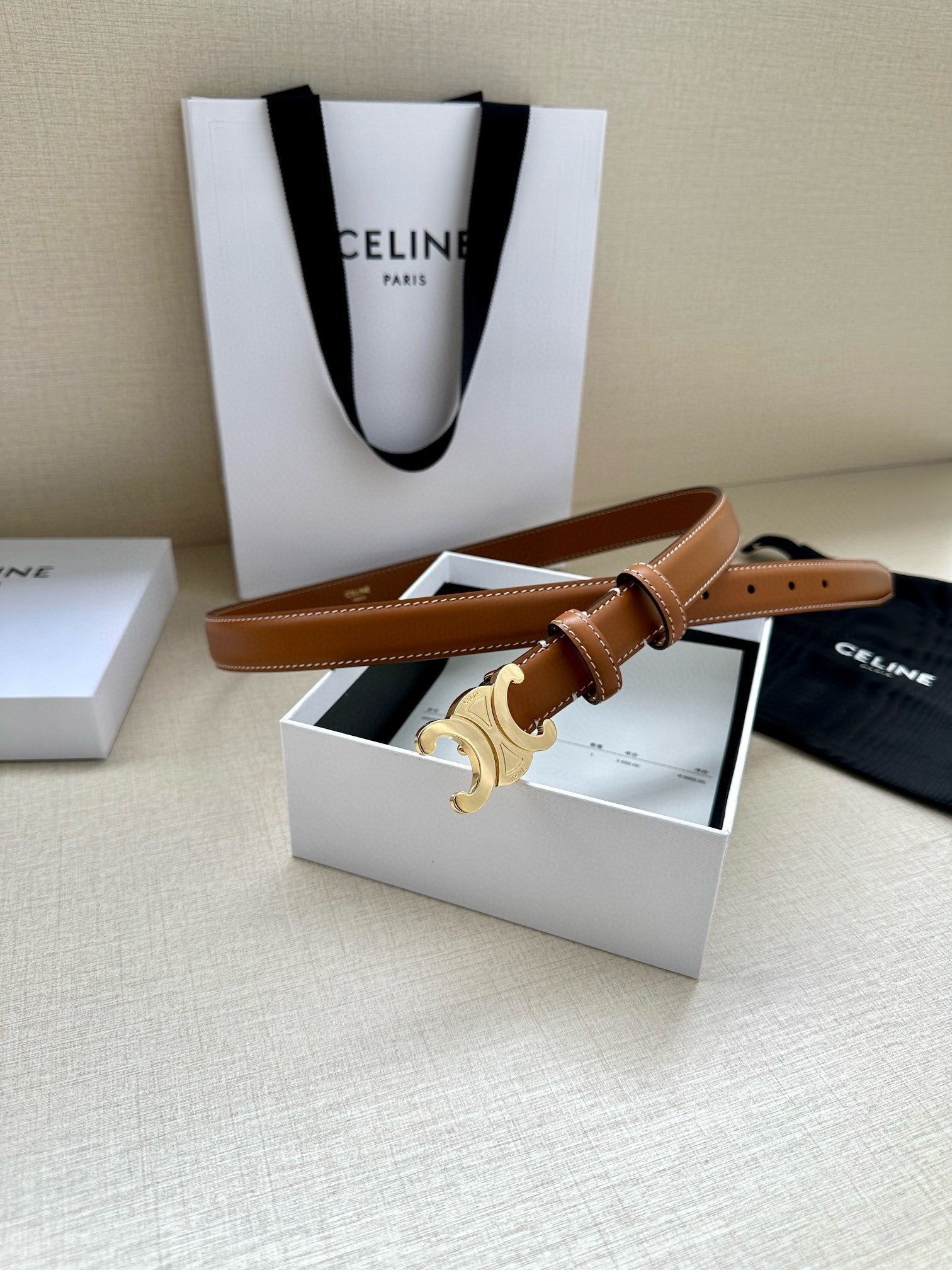 CELINE 25S BELT TRIOMPHE TAURILLON 25MM IN CARAMEL CALFSKIN 557500