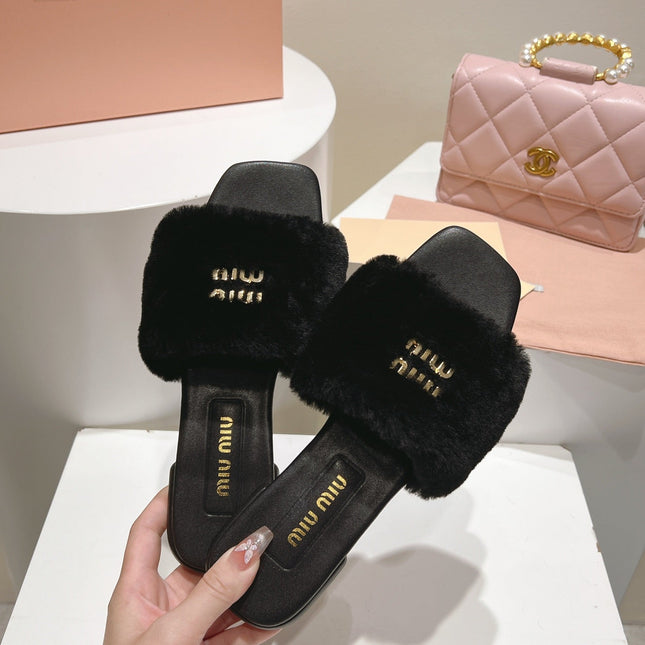 MIUMIU 26S SQUARE-TOE SANDALS IN BLACK SHEARLING AND LEATHER