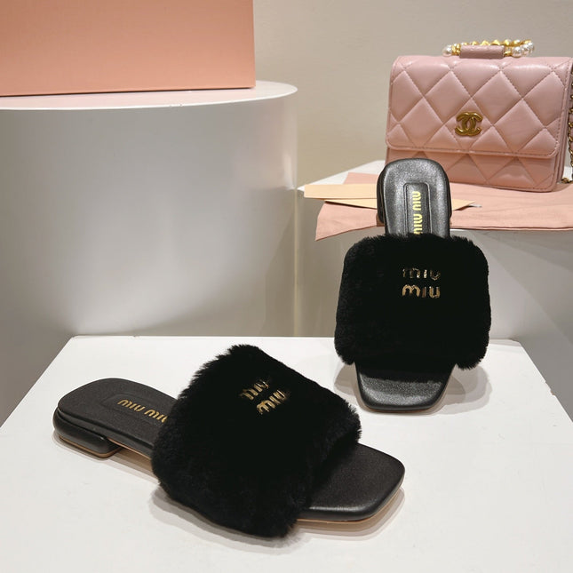 MIUMIU 26S SQUARE-TOE SANDALS IN BLACK SHEARLING AND LEATHER