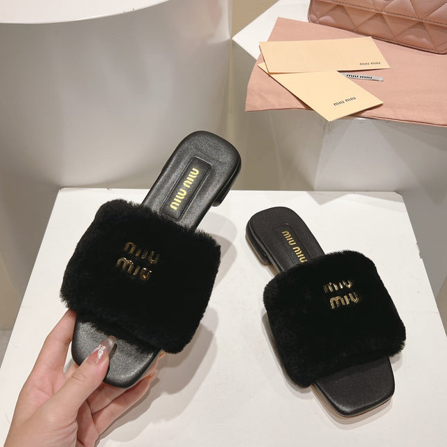 MIUMIU 26S SQUARE-TOE SANDALS IN BLACK SHEARLING AND LEATHER
