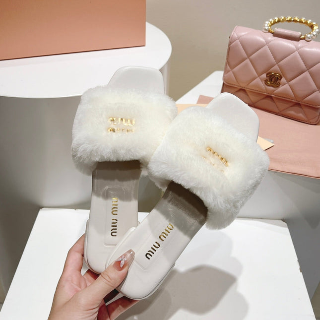 MIUMIU 26S SQUARE-TOE SANDALS IN CREAM WHITE SHEARLING AND LEATHER