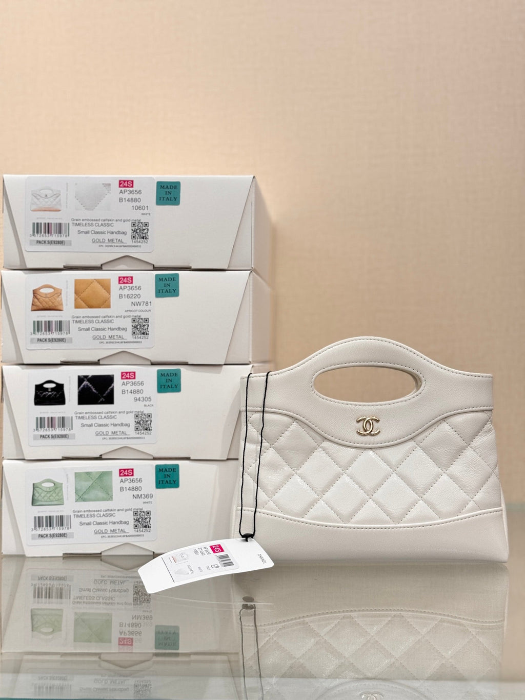 CHANEL 25S SHOPPING BAG 20 CM IN WHITE LAMBSKIN