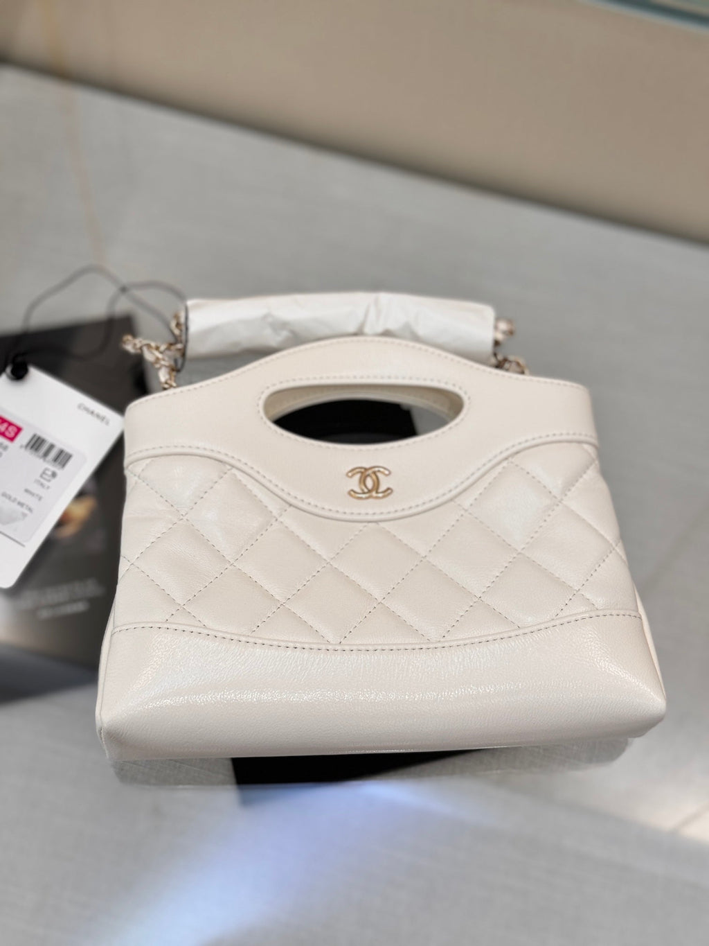 CHANEL 25S SHOPPING BAG 20 CM IN WHITE LAMBSKIN
