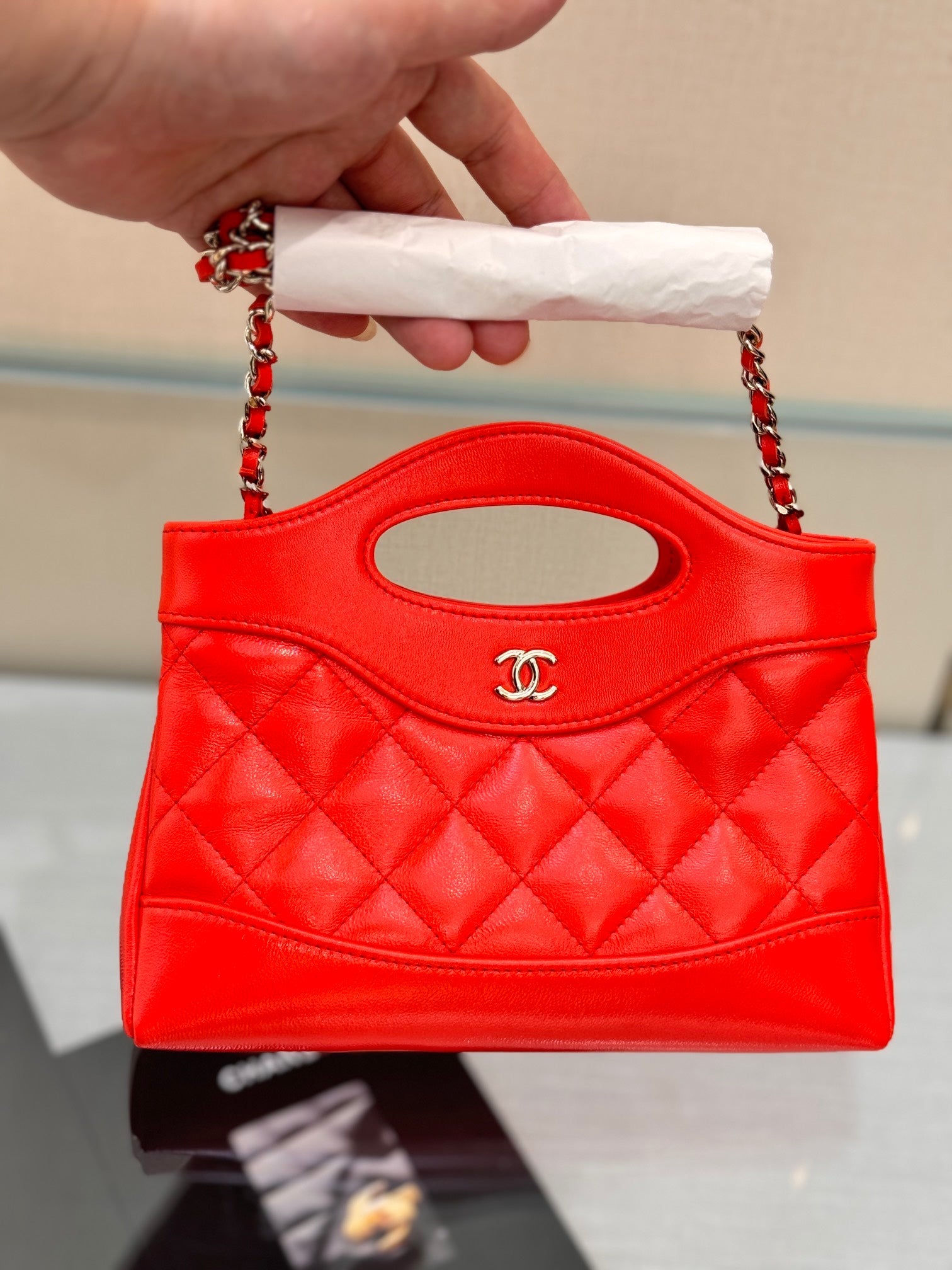 CHANEL 25S SHOPPING BAG 20 CM IN BRIGHT RED LAMBSKIN