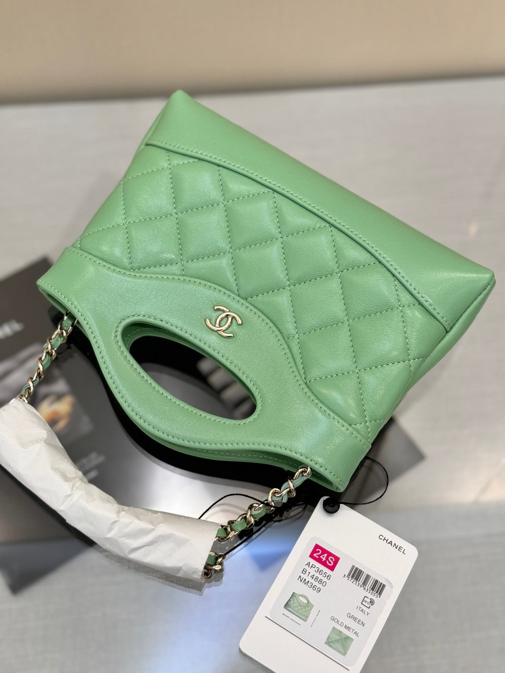 CHANEL 25S SHOPPING BAG 20 CM IN SAGE GREEN LAMBSKIN